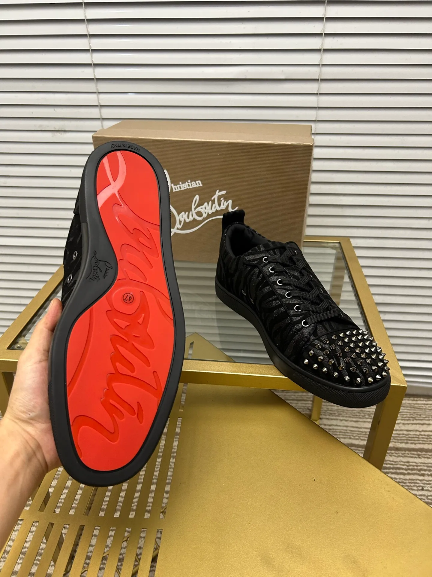 (Customized model) Ex-factory price is 520. christian louboutin (CL red sole shoes) counter series, casual sneakers for couples 📢 📢 📢 Exclusive hot style release 🎈🎈💪 Movable latex feet 👻 Finished outsole line [Proud] 😝Female 35-40# Male 38#-46, global supply😝 [Top version]: Original imported genuine leather upper, top original leather lining, original molded TPU outsole, original 1:1 detail processing, original shoe last,